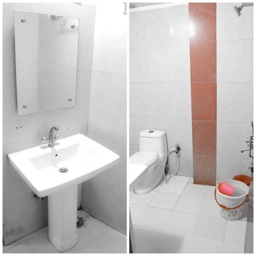 Premium Boston Rooms Family Hotel Agra  Bagian luar foto